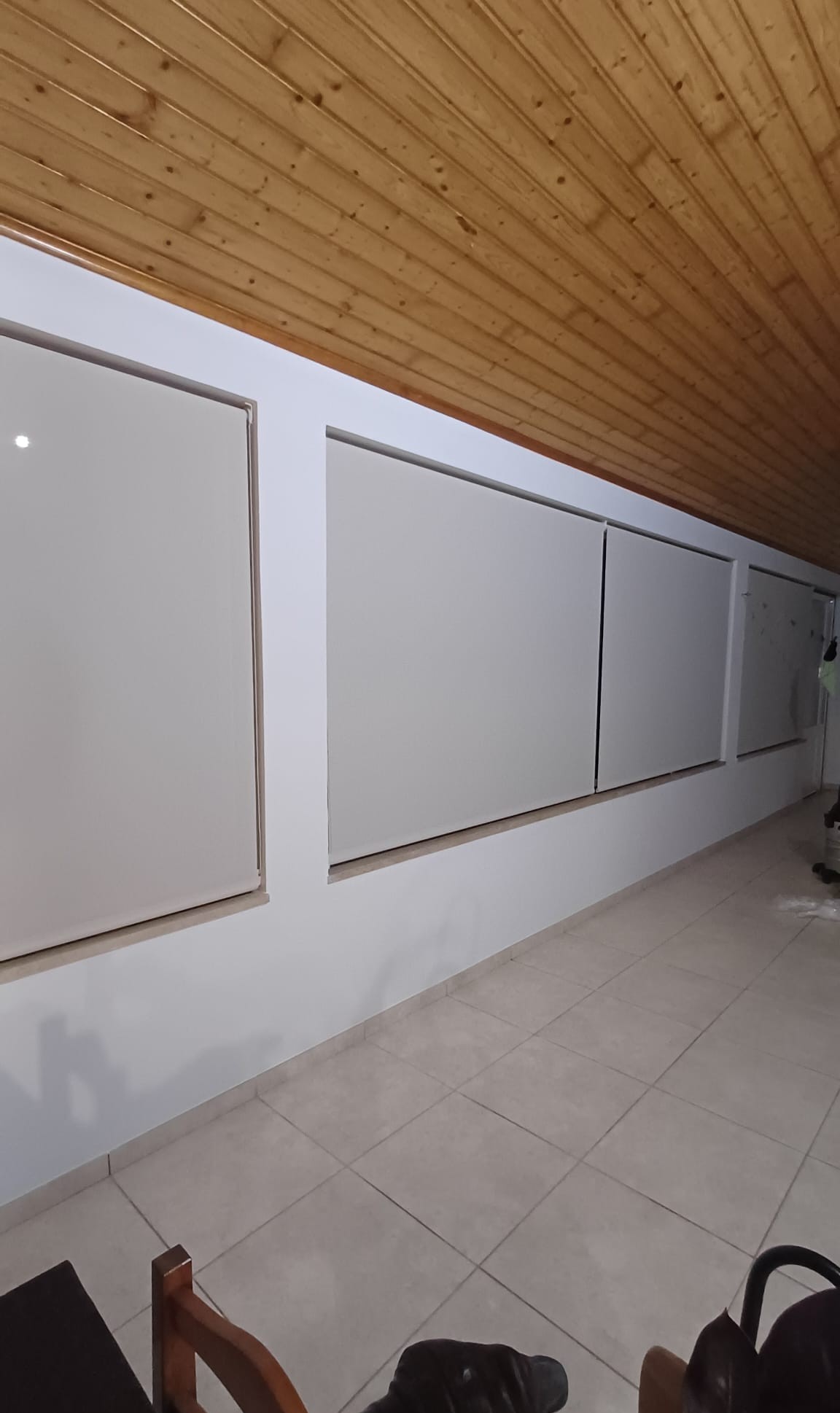 Projeto de design de interiores FC Decor - Quarto elegante com cortinados